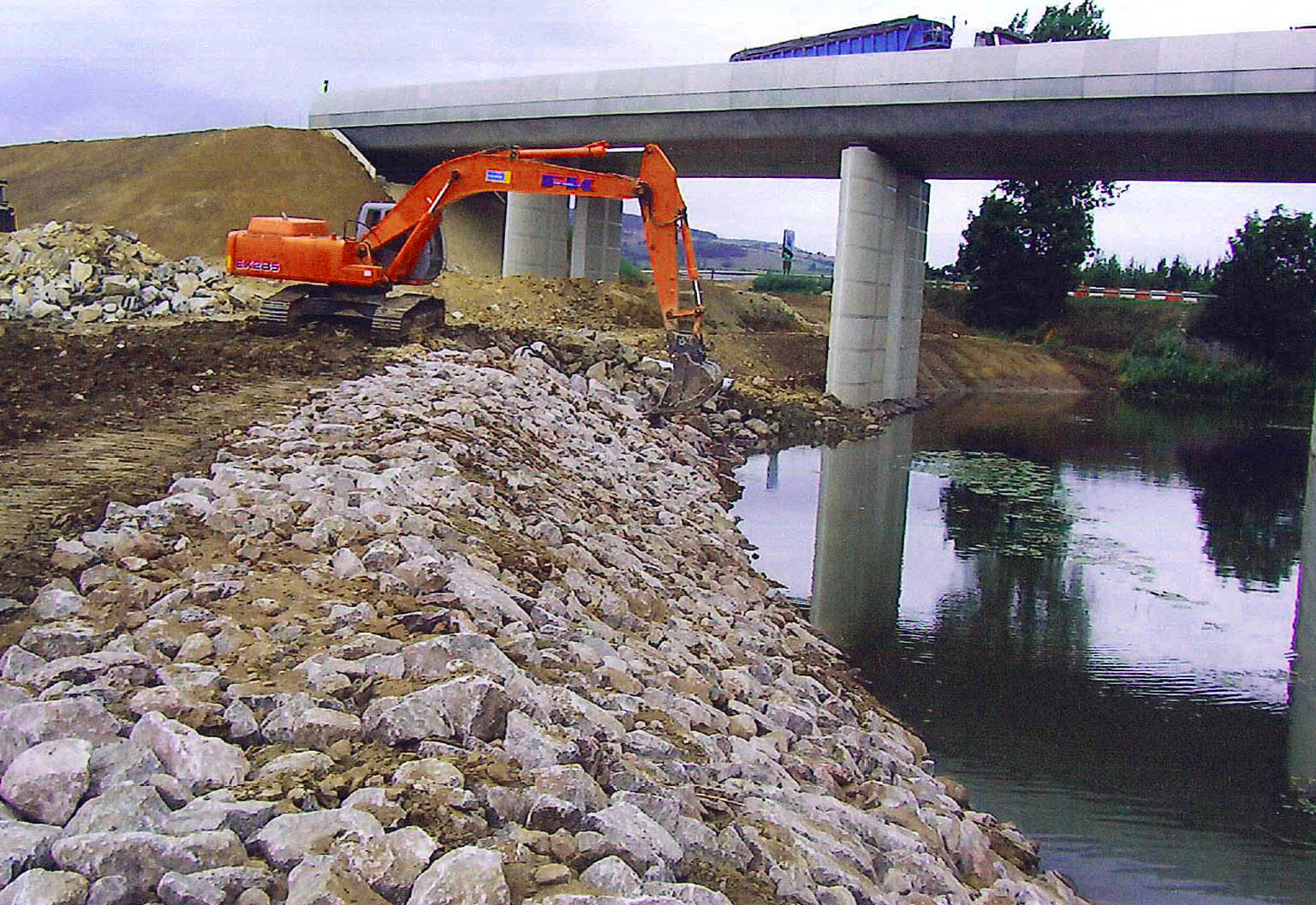 Rtablissement du cours d'eau aprs la construction de la LGV Est.
Rseau Ferr de France RFF
Pont de la Seille - 2006
