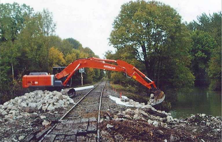 Reconstitution de berges et renforcement en bord de voie ferre. 
SNCF - 2009
Au bord de l'aisne
